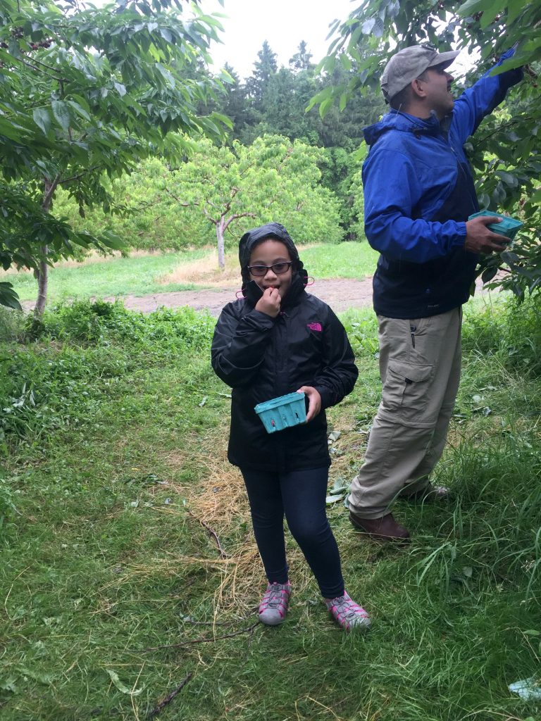 visiting-ochs-orchard-eating