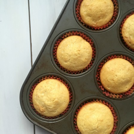 corn muffin/panecillos de maíz