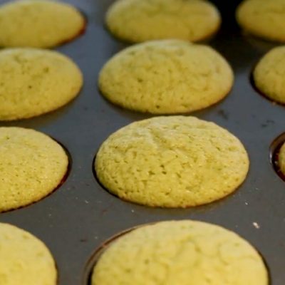 Delicious Matcha Cupcakes with Green Tea Frosting!